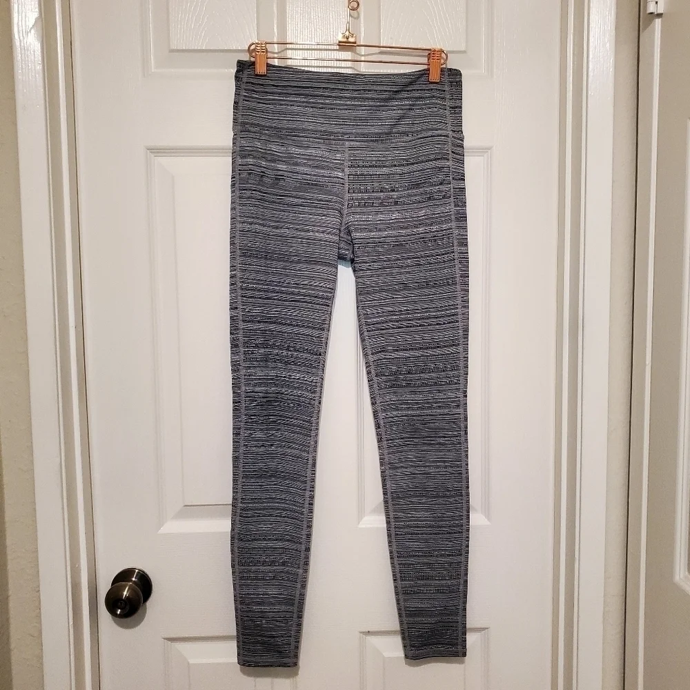Athleta High Rise Jacquard Chaturanga Textured Leggings, Size M